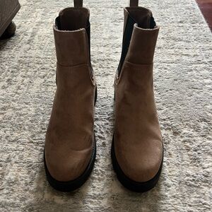 Old navy women’s faux suede boots